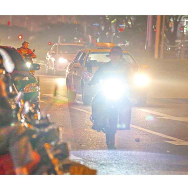 H6M/P15D 15W 1300 LM 6500K Motorcycle Headlight with 28 SMD-3030-LED Lamps, DC 12V