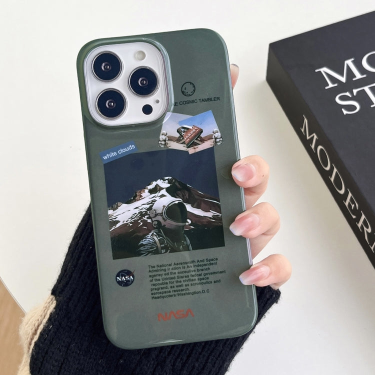 Astronaut Pattern Glossy PC Phone Case, For iPhone 14 Plus, For iPhone 14, For iPhone 14 Pro, For iPhone 14 Pro Max, For iPhone 13 Pro Max, For iPhone 13 Pro, For iPhone 13, For iPhone 12, For iPhone 12 Pro Max, For iPhone 12 Pro, For iPhone 11 Pro Max...