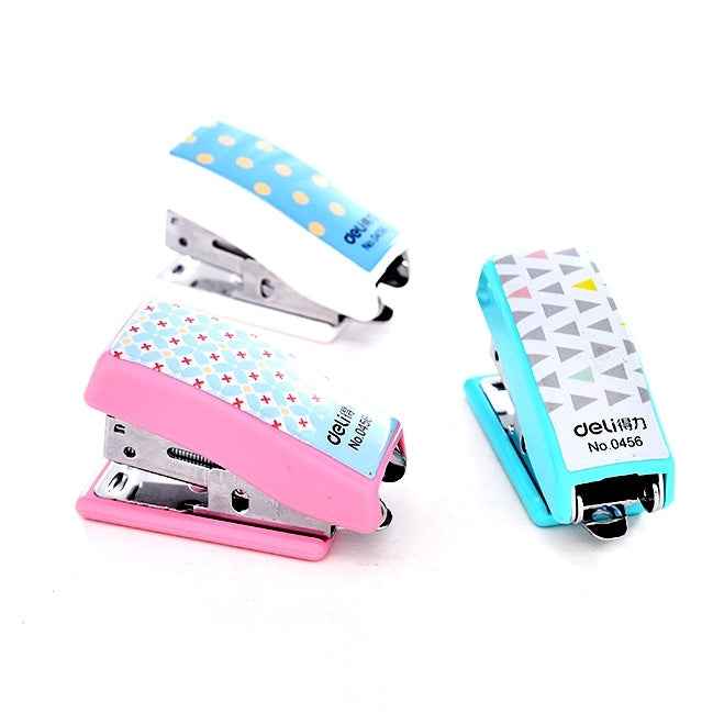 Deli Creative Stationery Geometry Stapler Colorful Fashion Stapler School Office Supplies Small, Size: 4.9*2.2cm, Random Color Delivery