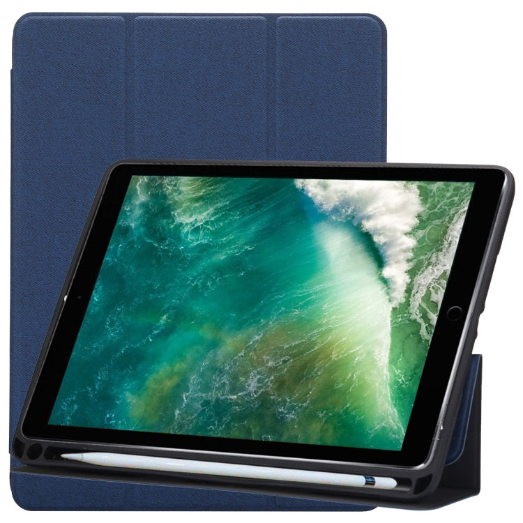 Funda de cuero con tapa horizontal y diseño de textura de tela para iPad Pro de 10,5 pulgadas, con tres pliegues y ranuras para bolígrafos.