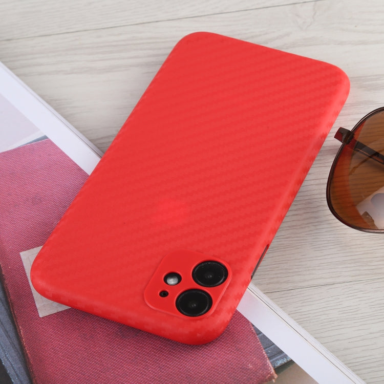Funda protectora de PP con textura de fibra de carbono para iPhone 11