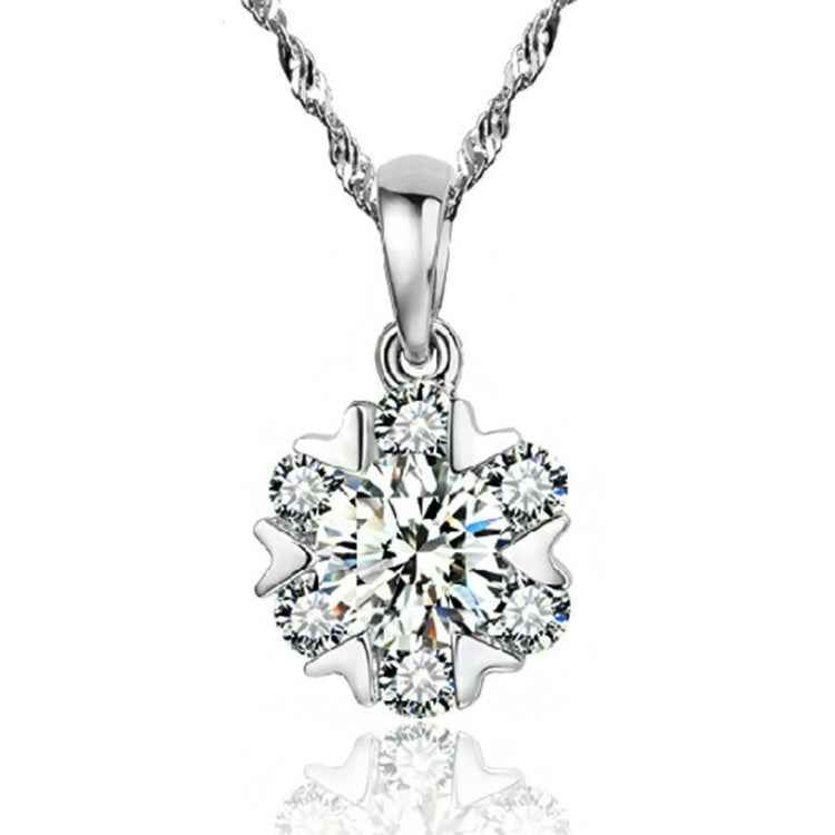 Female Short Paragraph Clavicle Chain Crystal Diamond Snowflake Pendant