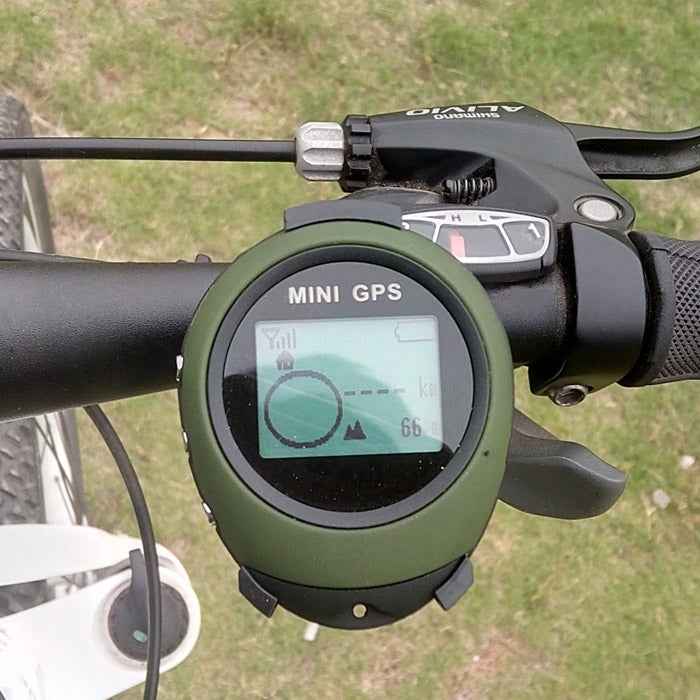 Keychain Handheld Mini GPS Navigation USB Rechargeable Location Finder Tracker for Outdoor Travel(Green)