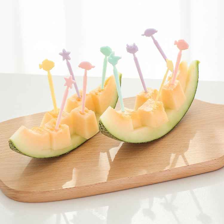 Creative Animal Cartoon Fruit Cake Fork Sign, Random Color Delivery