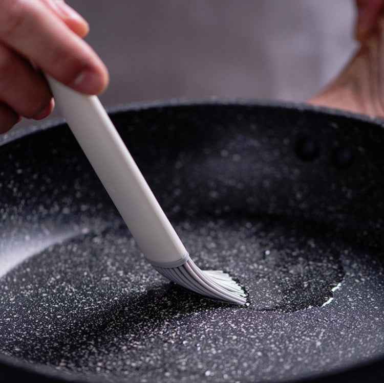 Kitchen Brush Removable Silicone Oil Brush Baking Barbecue Brush Oil Tool Random Color Delivery