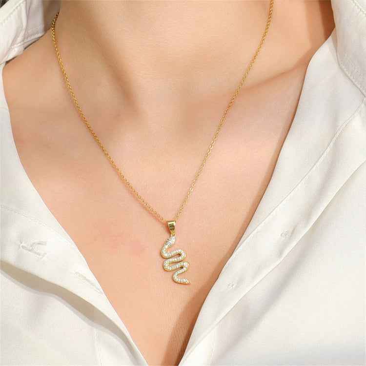 Creative Snake-shaped Pendant Necklace Personality Female Punk Style Inlaid Zircon Necklace