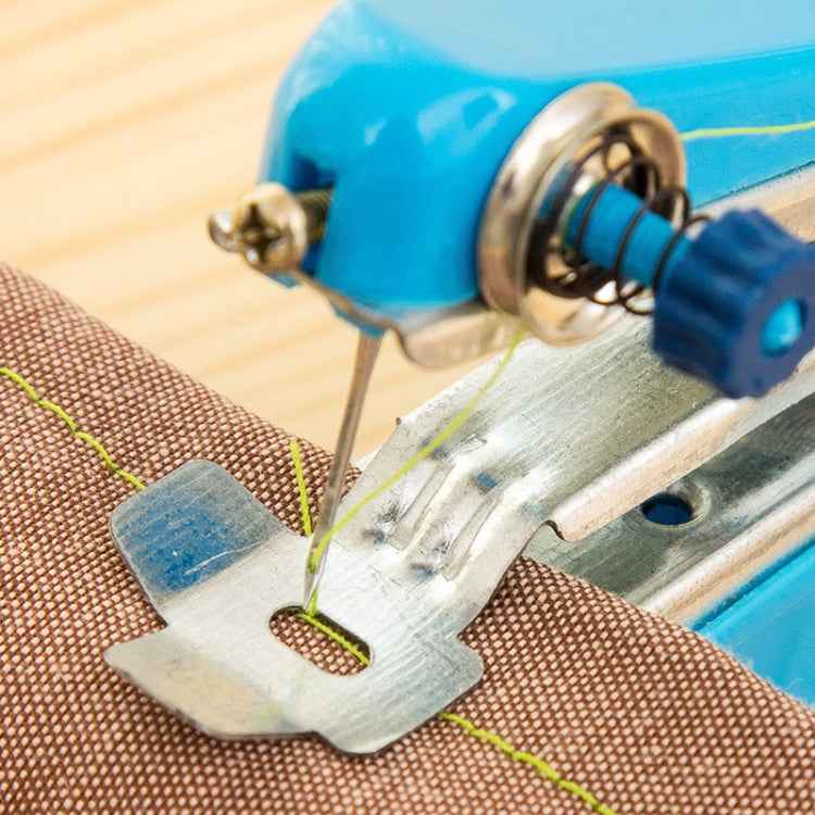 Portable Mini Small Handheld Sewing Machine Household Multifunctional Pocket Manual Micro Tailoring Machine, Random Color Delivery