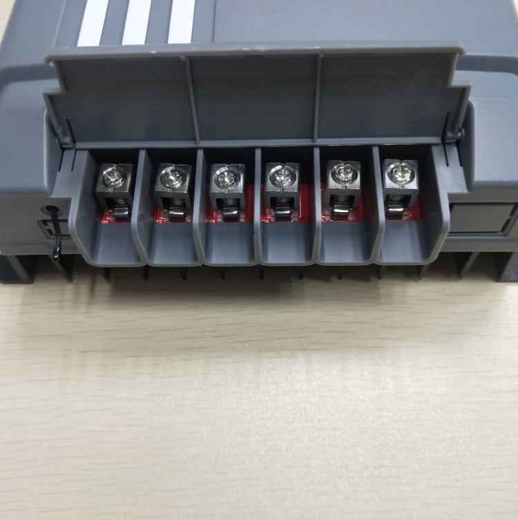 MPPT 40A 12V/24V LCD Display Solar Controller Automatic Identification Off-Grid System Controller