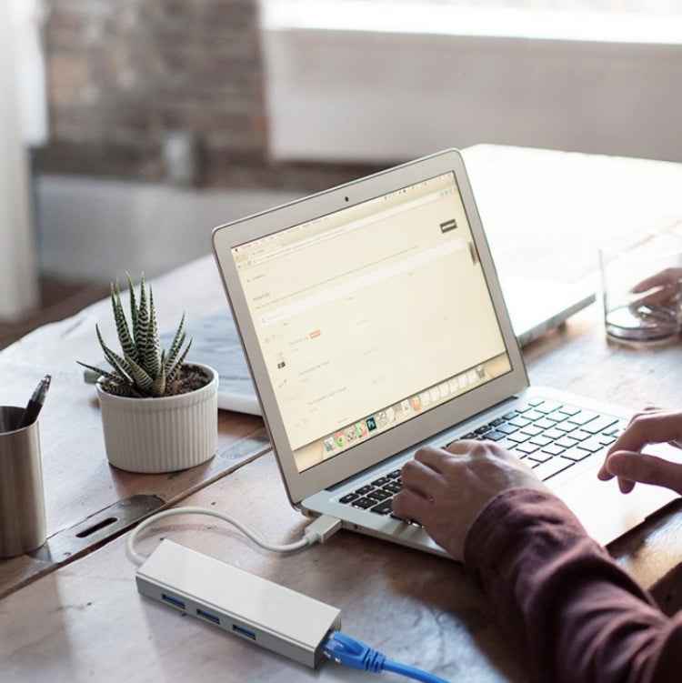 YH-U1009 3 x USB 3.0 + RJ45 to USB 3.0 External Drive-Free HUB for Laptops, Random Color Delivery