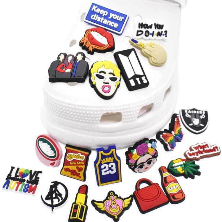 100pcs PVC Plastic Shoes Flowers Cartoon Cave Shoes Buckle, Style Random Delivery