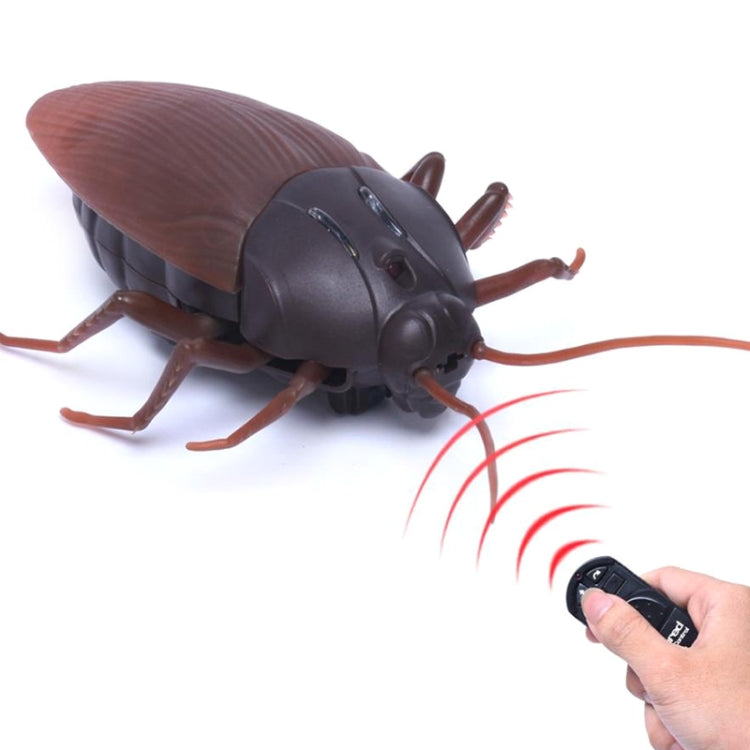 Tricky Funny Toy Infrared Remote Control Scary Creepy Cockroach, Size: 7.5*14cm, Cockroach