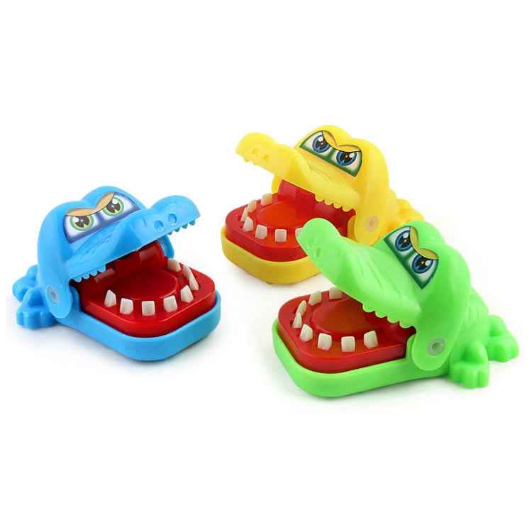 3 PCS Cartoon Mini Crocodile Bite Hand Novelty Tricky Toys, Random Color Delivery, Mini Crocodile
