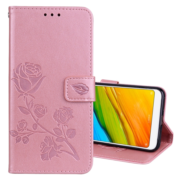 Étui à rabat horizontal en cuir PU pour Xiaomi Redmi 5 Plus, motif rose gaufré, avec support, emplacements pour cartes et portefeuille.