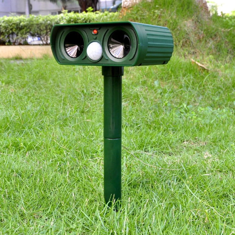 2 PCS Powerful Ultrasonic Solar-powered Animal Repeller With PIR Sensor & Light Sensor, Got the CE / ROHS Certification, 2PCS RC-510