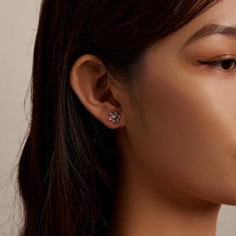 S925 Sterling Silver Fun Frog Ear Studs Women Earrings