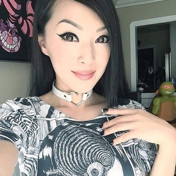 Japanese Harajuku PU Leather Heart Shape Punk Collar Fashion Female Choker Necklace, Random Color Delivery