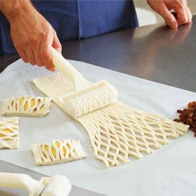 3 PCS Large Leather Cutter Plastic Netting Knife Roller Knife, Hob Cookie / Pizza Pie Crust Special Cake Mould