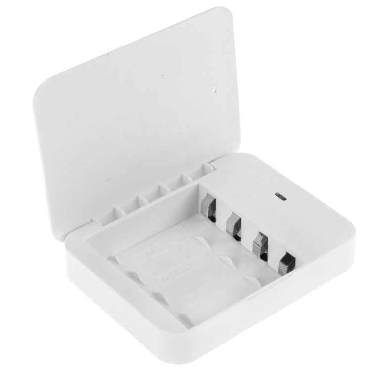 USB 2.0 4 x AA Batteries Box Portable Charger with Flashlight