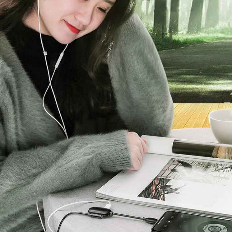 8 Pin to 8 Pin Charging Interface + 8 Pin Earphone Interface + 3.5mm Audio Interface Earphone Adapter