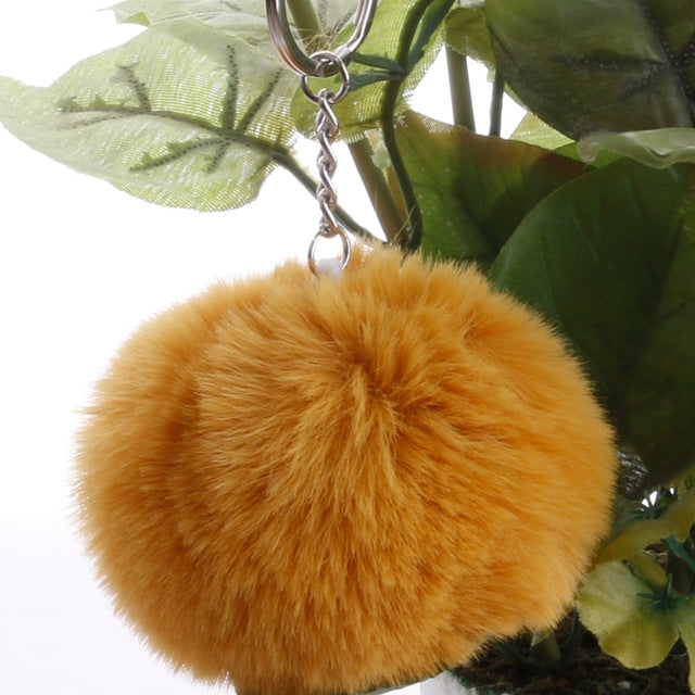 Simple Key Chain Fur Ball Pompon Keychain Pompom Artificial Rabbit Fur Animal Keychains for Woman Car Bag Key Rings