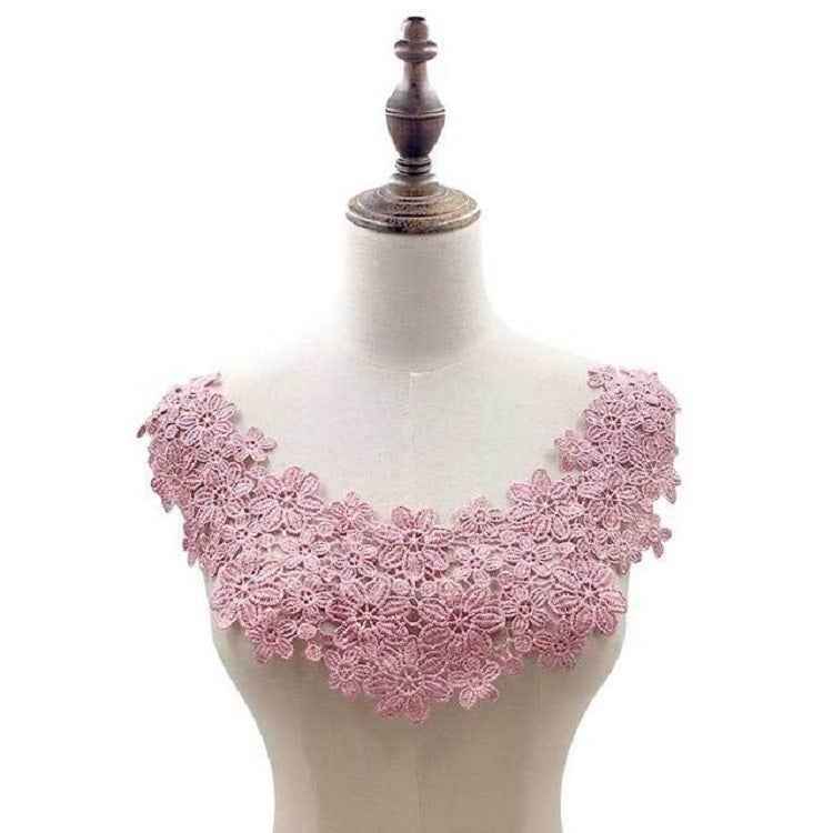 Lace Collar Three-dimensional Hollow Embroidered Fake Collar DIY Clothing Accessories, Size: About 45 x 26cm, Red, Green, Blue, Sky Blue, Purple, Gray, Black, Gold, Beige Brown, Gold Brown, Gold Line, Silver, Navy, Red Bean Paste Powder, Rose Red, Whit...