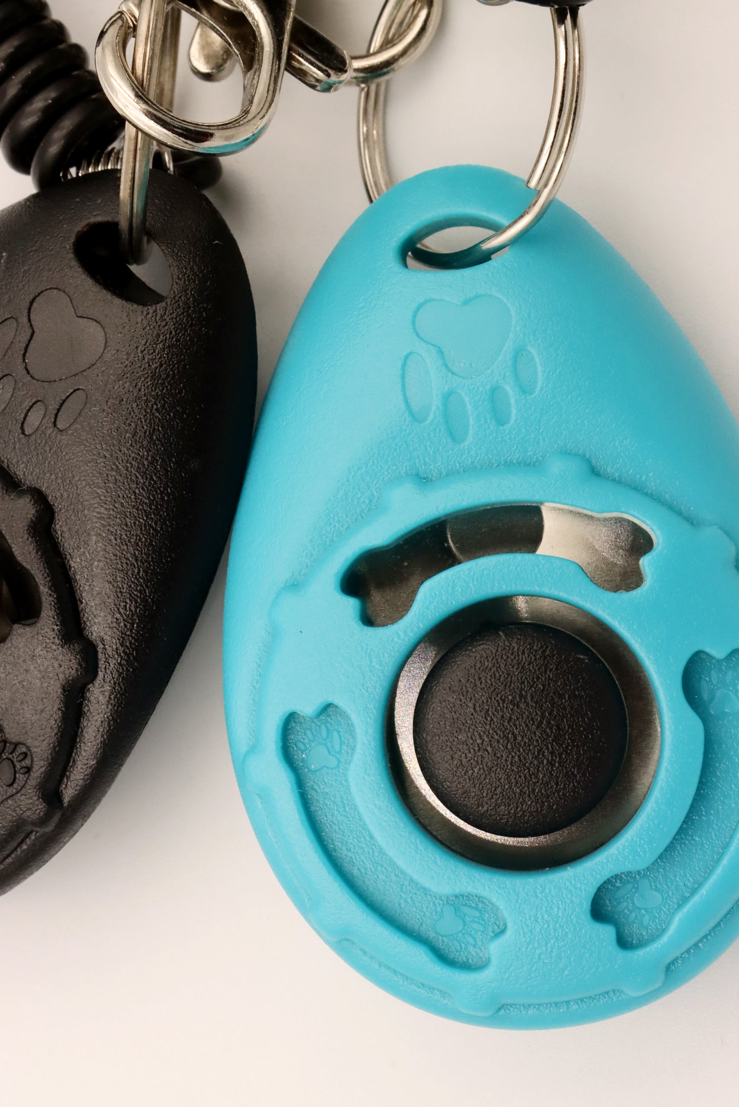 HoAoOo® Pet Training Clicker - Puppy Dog Training Clicker with Wrist Strap (Black + Blue)